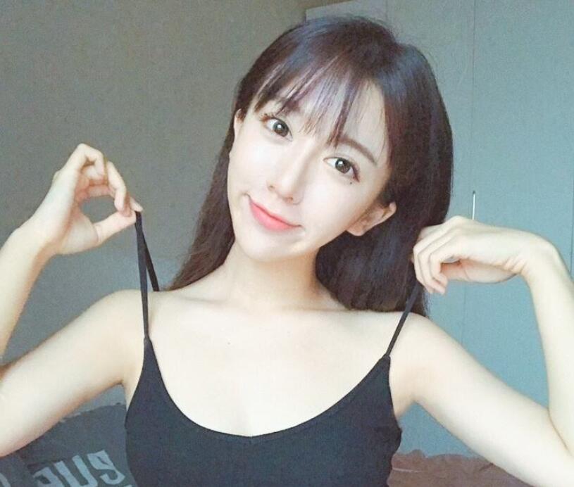 智勋和呆妹儿连麦互动,问她是不是处女,呆妹儿直接爆粗口