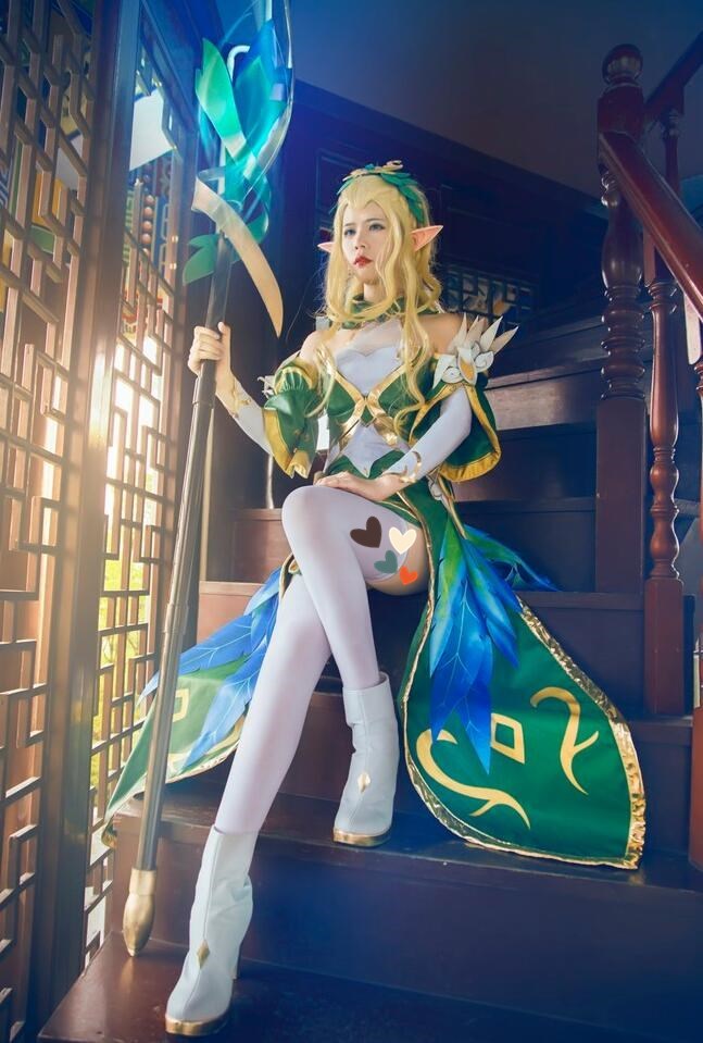 王昭君cosplay正片,腿比法杖还长一大截,这谁扛得住?