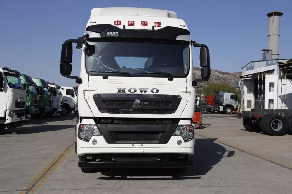 中国重汽豪沃tx系列全新上市驾驶室全面升级给您全新的驾乘体验