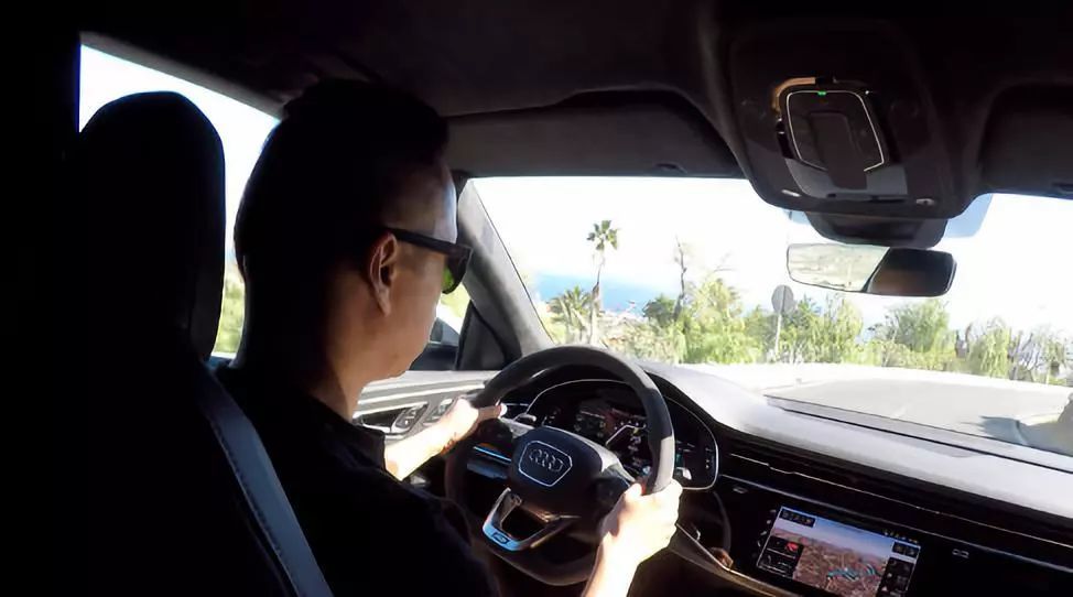 按f进入rs q8,告诉你ta为什么是纽北最速suv