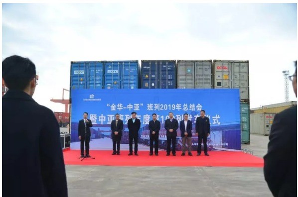 中亚5国总gdp_中亚牧羊犬