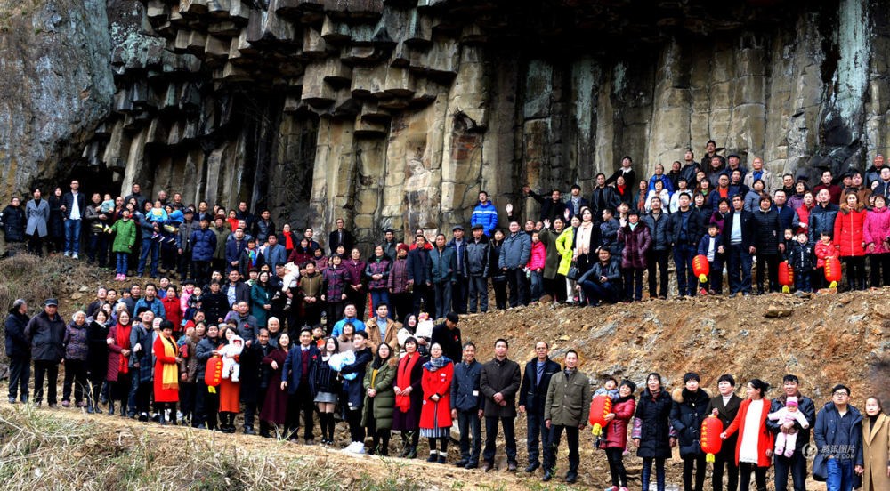 500人的全家福！嵊州六代后裔合影超级震撼(组图)