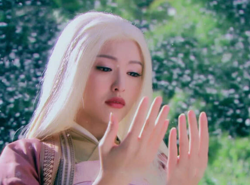 4个女星的古装白发造型,唐嫣动人,鞠婧祎令人心疼,刘诗诗一脸憔悴