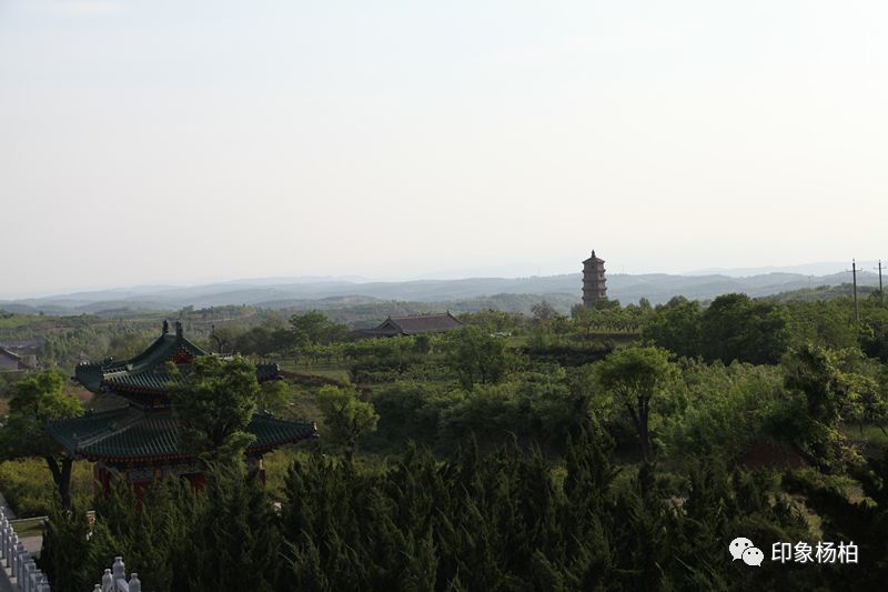 济源市王屋镇愚公村,村民背山而居.