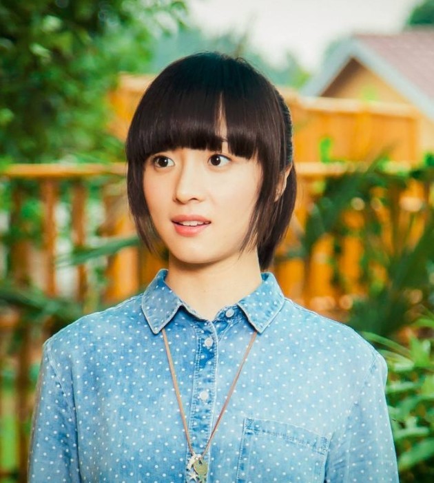 她是《旋风少女》的戚百草,土里土气被吐槽,换上仙女裙差距太大