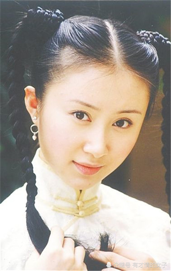 刘亦菲妈妈早年和舒畅合照:她美的让人第一眼都看不到
