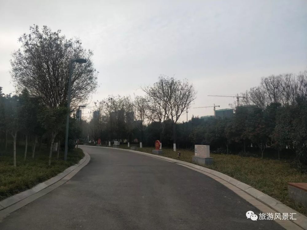 地址:郑州市高新区科学大道西三环交汇处西北角 乘车路线:b66,b67