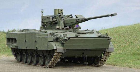 俄罗斯新型自行高射炮,为对抗精确制导武器,采用57毫米口径炮