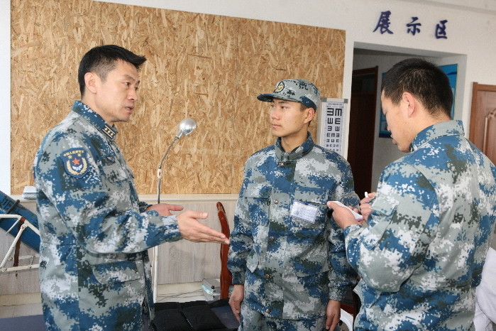 北部战区空军医院赴战区空军所属新兵训练旅开展巡诊服务