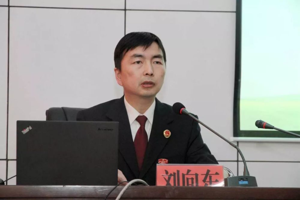 商洛市人民检察院检察长刘向东受聘担任陕西省商洛中学法治副校长