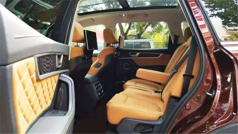 顶配红旗hs7提车,真正的高端国产suv,办下地超过50万!