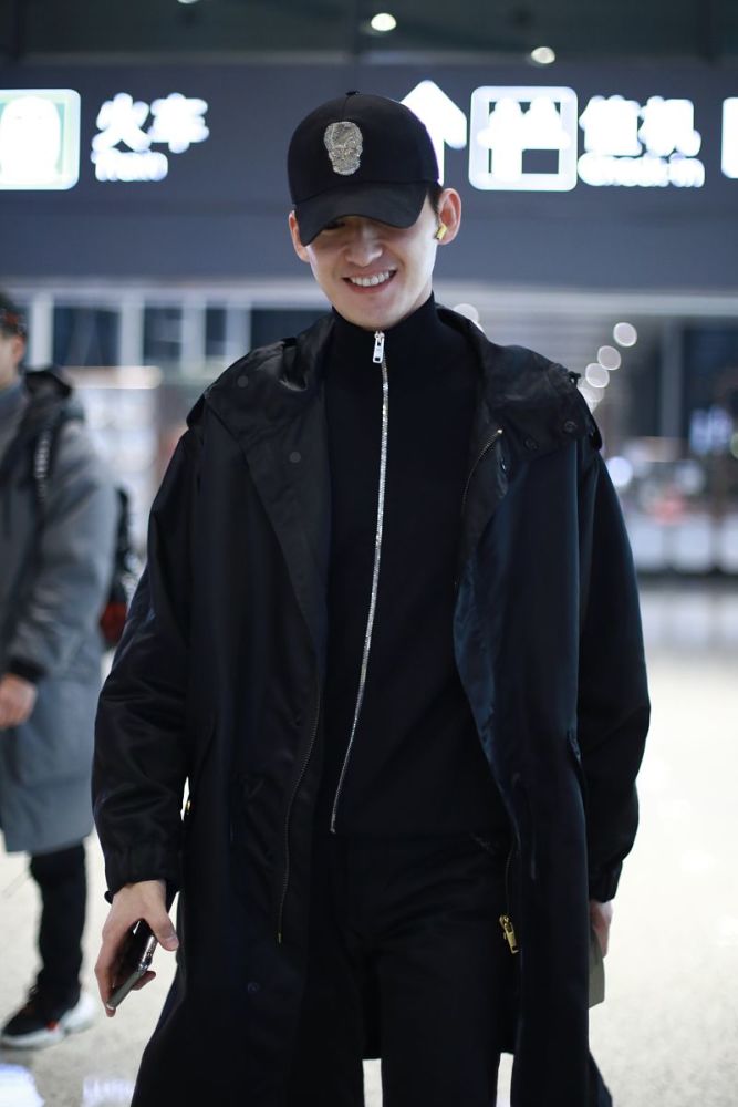 张翰穿的风衣_张翰穿军装照片(2)