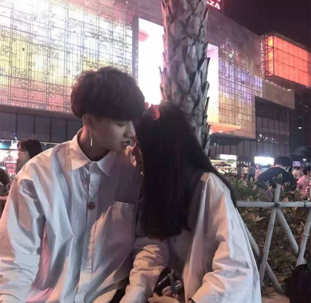 至尊版·甜到齁·情侣头像,如果没有合适的雨伞,我宁愿淋着雨