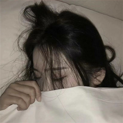 氟西汀原宿风微丧女头:你的冷漠让我觉得主动是那么廉价!
