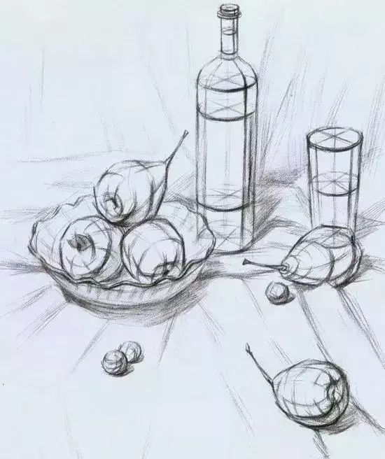 素描静物红酒瓶鸭梨葡萄衬布的结构画