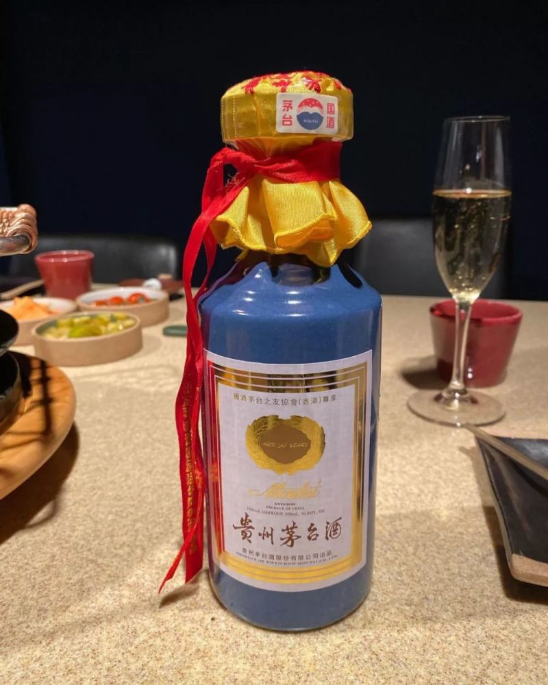 最新崔胜铉ins 原来大哥喜欢喝贵州茅台酒