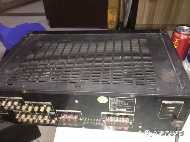 下图这个君悦功放及未拍照的7个音箱,是邻居大哥淘汰的,擦拭后,还挺新