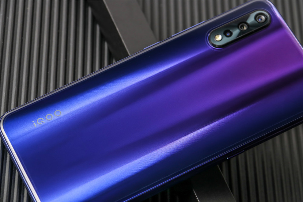 vivo iqoo neo 855,vivoiqooneo vivo还留有后手,iqoo neo 855全新配色仅需1998元