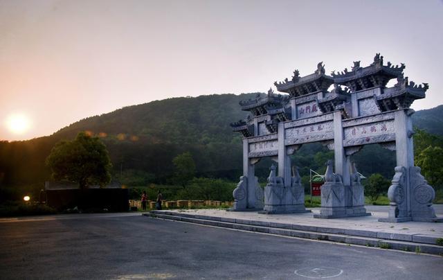 襄阳的旅游,鹿门山是必不可少的去处,"襄阳好风日,鹿门好风光"!