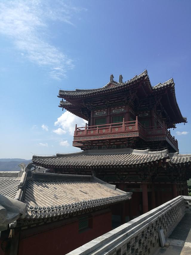 唐代风格建筑群——东坪,舍利塔及望都阁 自从地宫发现后,对龙泉寺