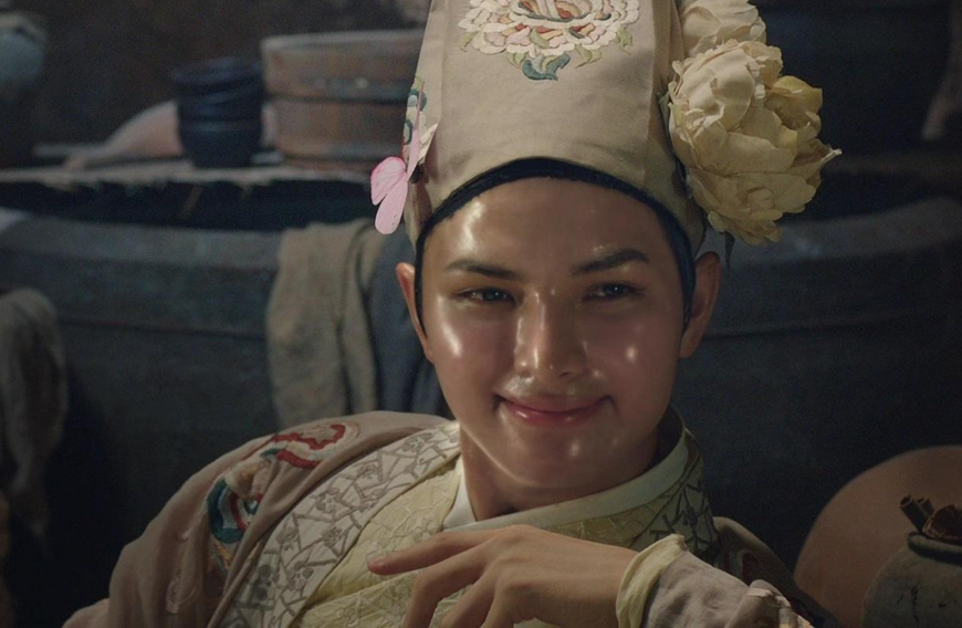 还记得《西游降魔篇》的猪刚鬣吗?看到他卸掉油腻妆的