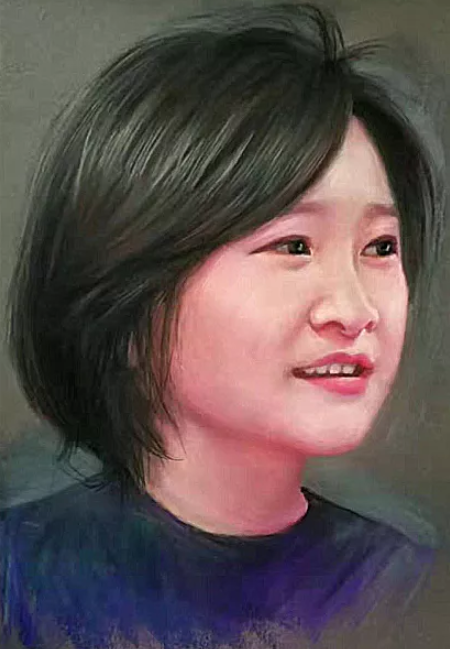 没想到几笔下去,贾玲肉嘟嘟的脸庞就变清瘦了许多.