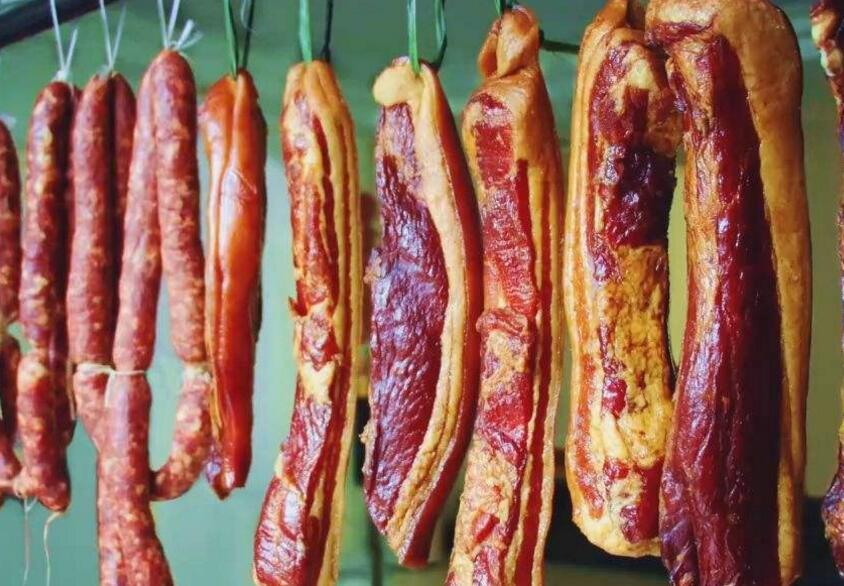 过年回家带的"香肠腊肉",到底放冰箱还是晾着,很多人没做对!