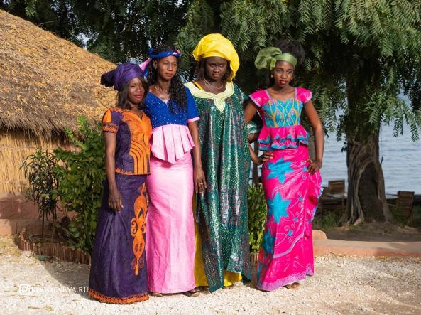 塞内加尔的女人们着装如此艳丽,却是挣钱有方