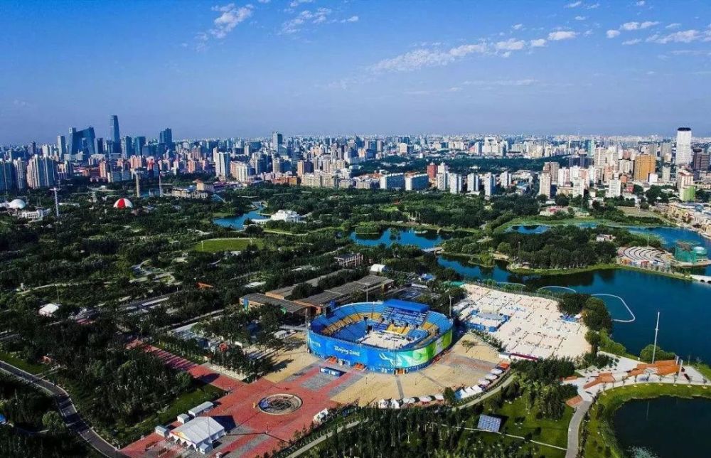 北京朝阳公园,占据桥头堡位置的住宅,二手均价高达11-15万/㎡;广州