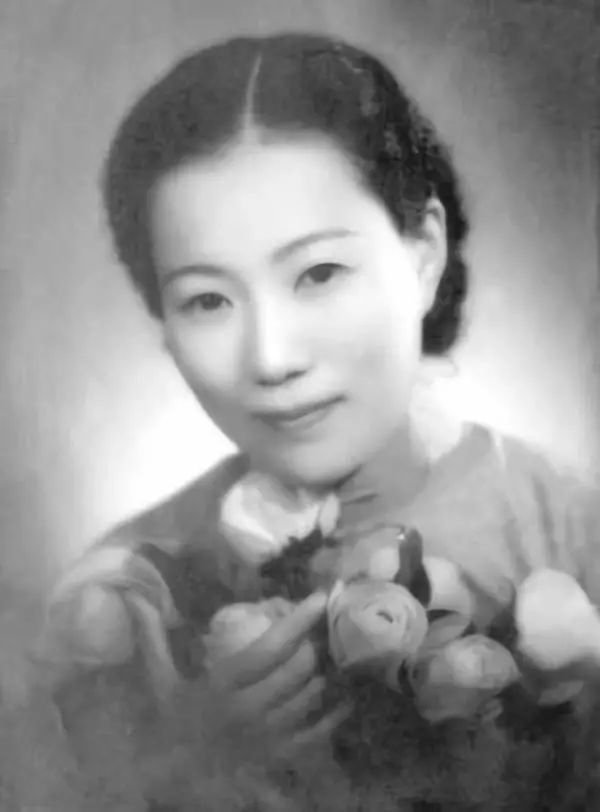 她是盛宣怀的孙女,也是盛极一时的名媛,最终成就了一段爱情佳话