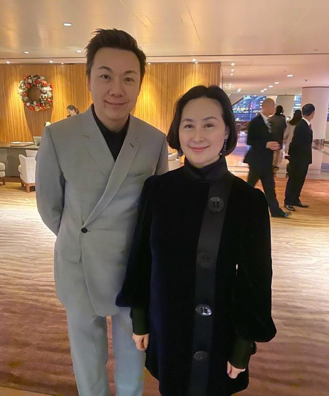赌王最美女儿57岁,何超琼素颜惊为天人,不惧世俗眼光
