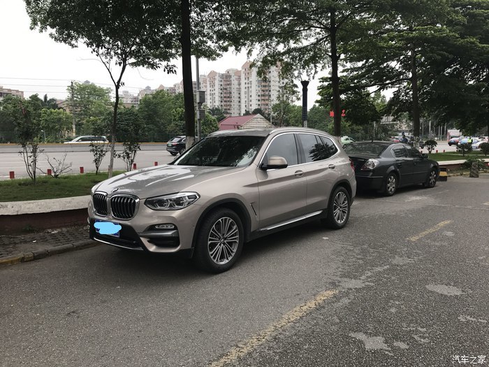 宝马x3月光银细节含首保,逐步改变对宝马的看法