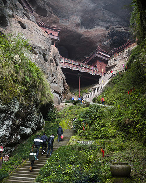 一柱插地,不假片瓦独特结构,久负盛名岩寺之一,福建泰宁甘露岩寺