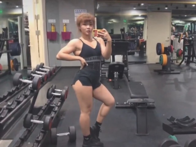 东北姑娘健身三年变成真人版哪吒,看到这肌肉,网友们