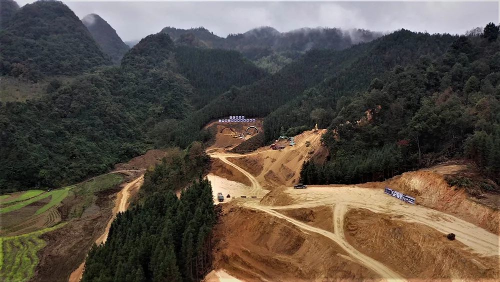 天峨:四条高速公路同时修建 美好蓝图鼓人心催奋进