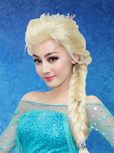 明星cos冰雪女王艾莎哪家强?杨颖精致,乔欣朴素,看到热巴:是真人版吧