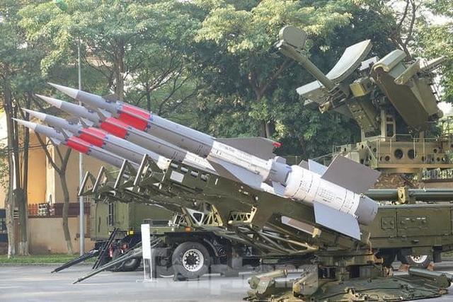 越南展出新装备,以色列造导弹摆到明显位置,让萨姆3尽显出老态