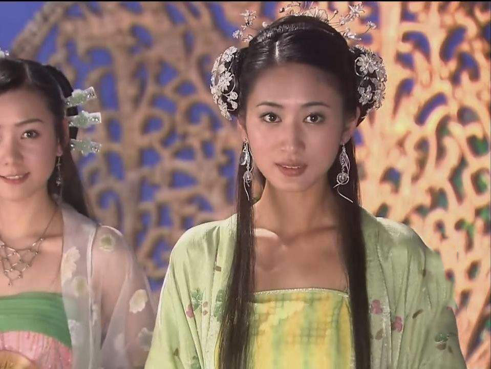 《新白发魔女传》的小师妹,曾演"长孙皇后",她的古装倾国倾城