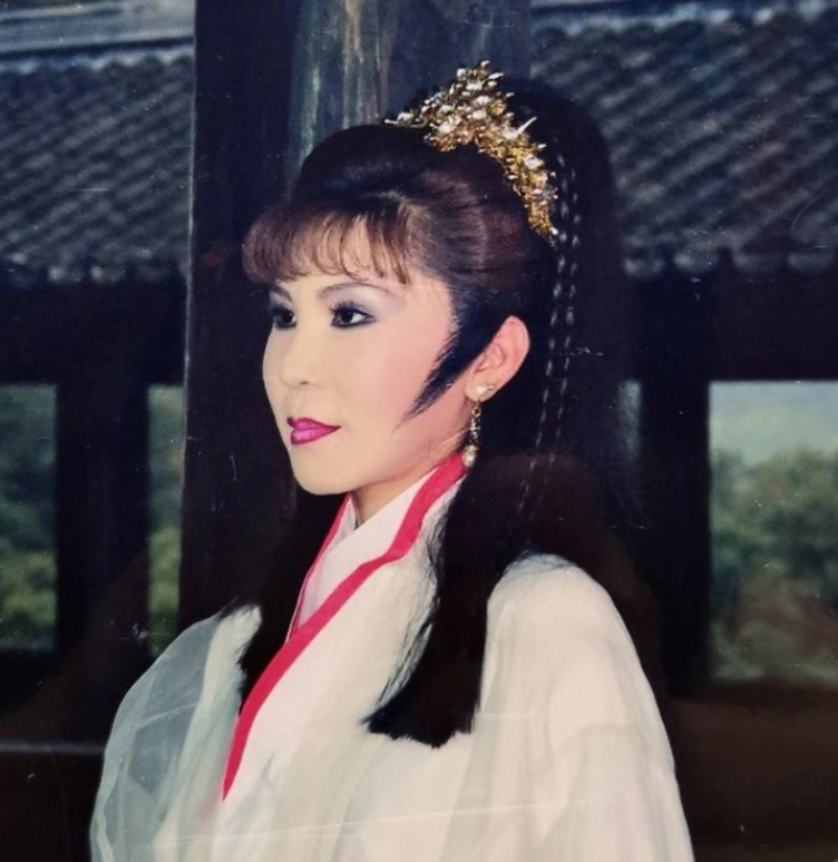 还记得19年前的西门无恨吗如今卸掉浓妆近照让人认不出