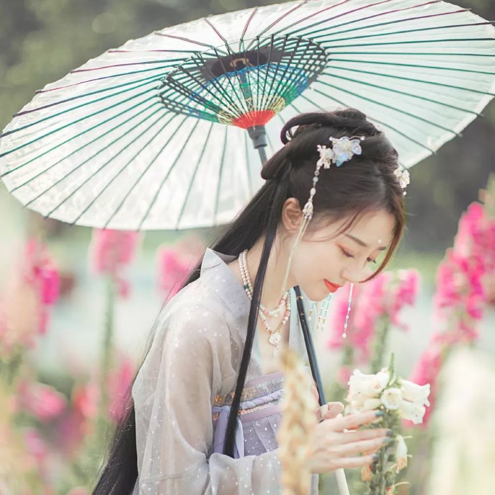 意境唯美古风女生头像| 山月不知心里事 水风空落眼前