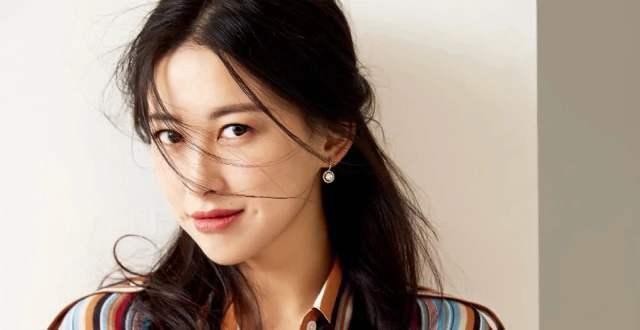 说起来,女演员朱珠其实一直都以性感迷人而闻名.