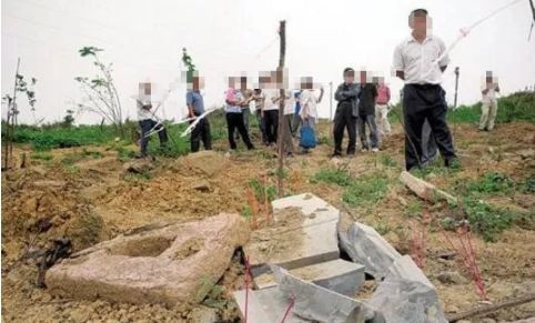 【头条】开荒挖到别人祖坟!莆田这户人家火大了.