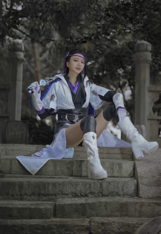 楚留香一梦江湖华山成女cosplay,潇洒气质绝佳,既酷帅又甜美