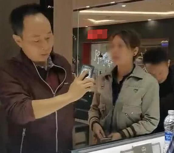 2019归案逃犯:吴谢宇,劳荣枝藏匿酒吧,老汉为逃亡瘦骨