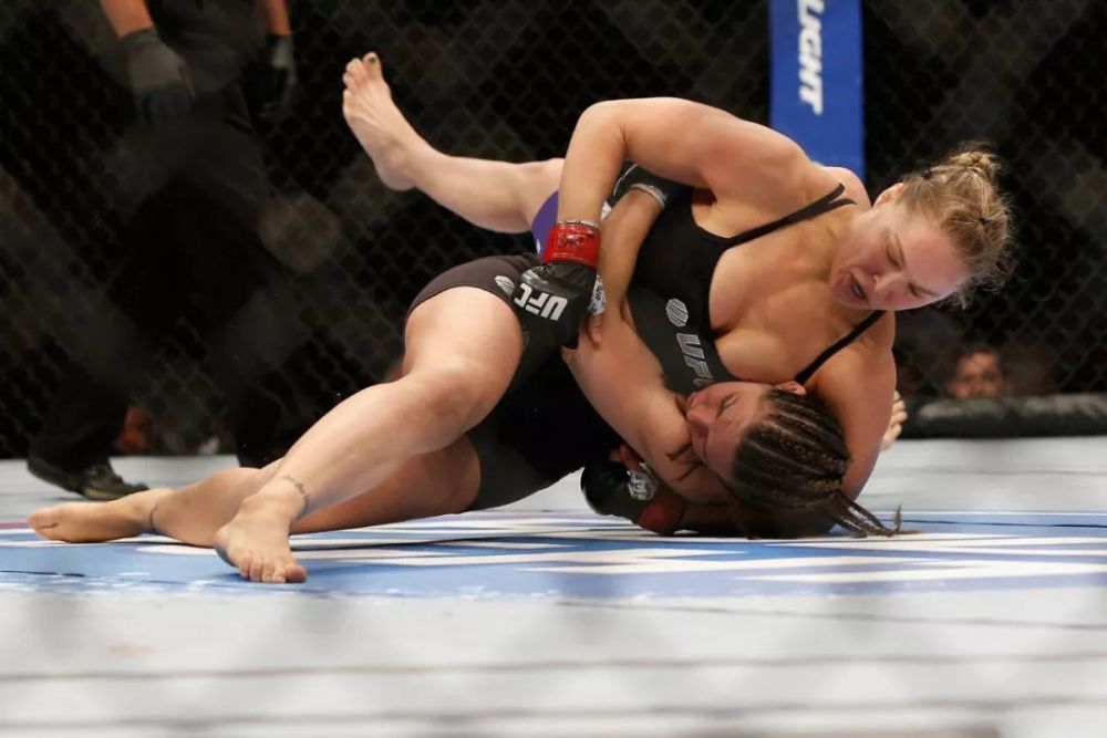 ufc十年回顾之2014年隆达罗西一气呵成16秒终结对手