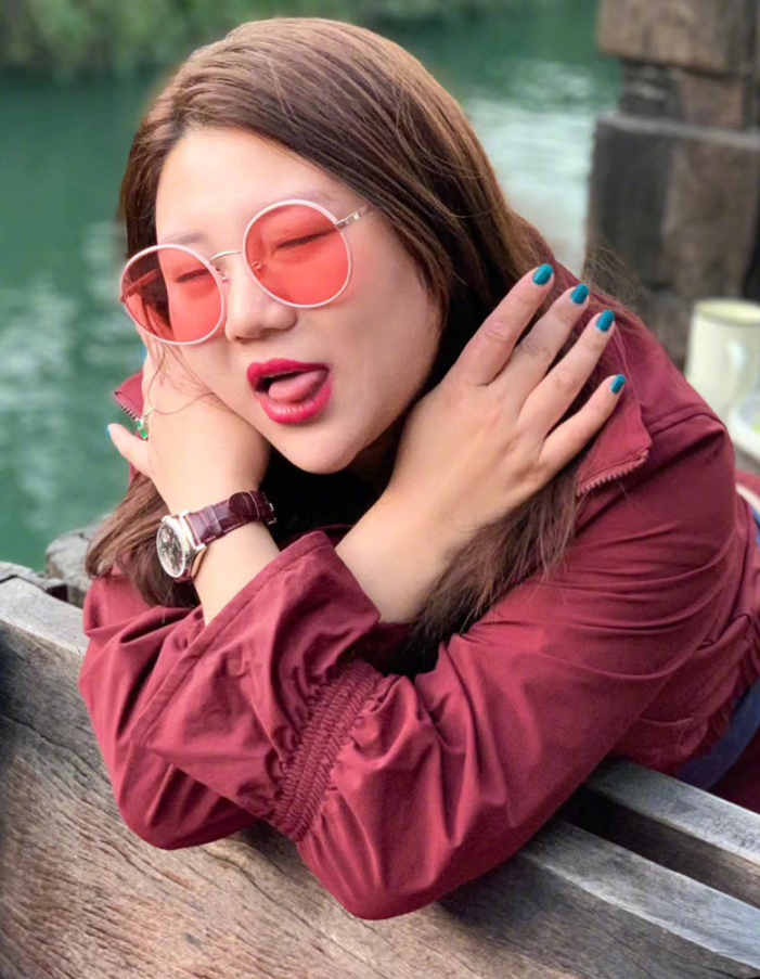 杨天真私照被疯传,身材臃肿,表情夸张被网友吐槽:太油腻了!