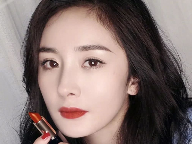 女生的唇形有几种:标准唇最少见,小圆唇可爱,厚唇很影响颜值!