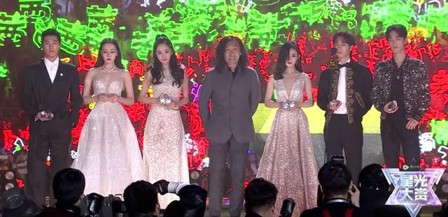星光大赏赵丽颖杨幂迪丽热巴和肖战杨洋王一博同框谁是你心中的男神