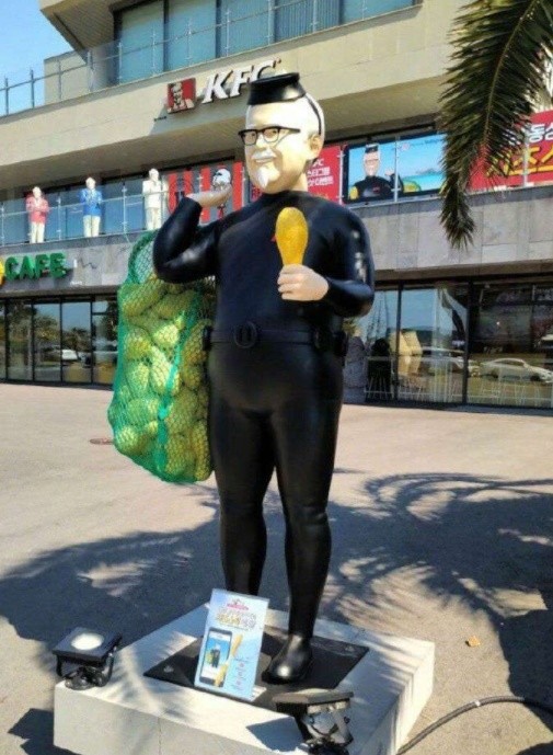 济州岛入乡随俗的肯德基爷爷