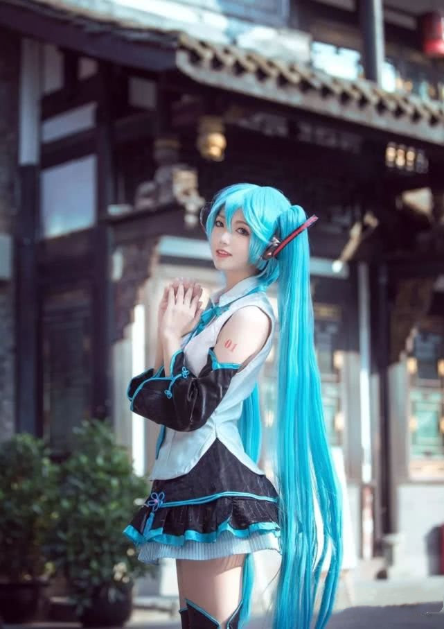网友cos初音未来,宅男腿控福利,网友:公主殿下,臣来迟